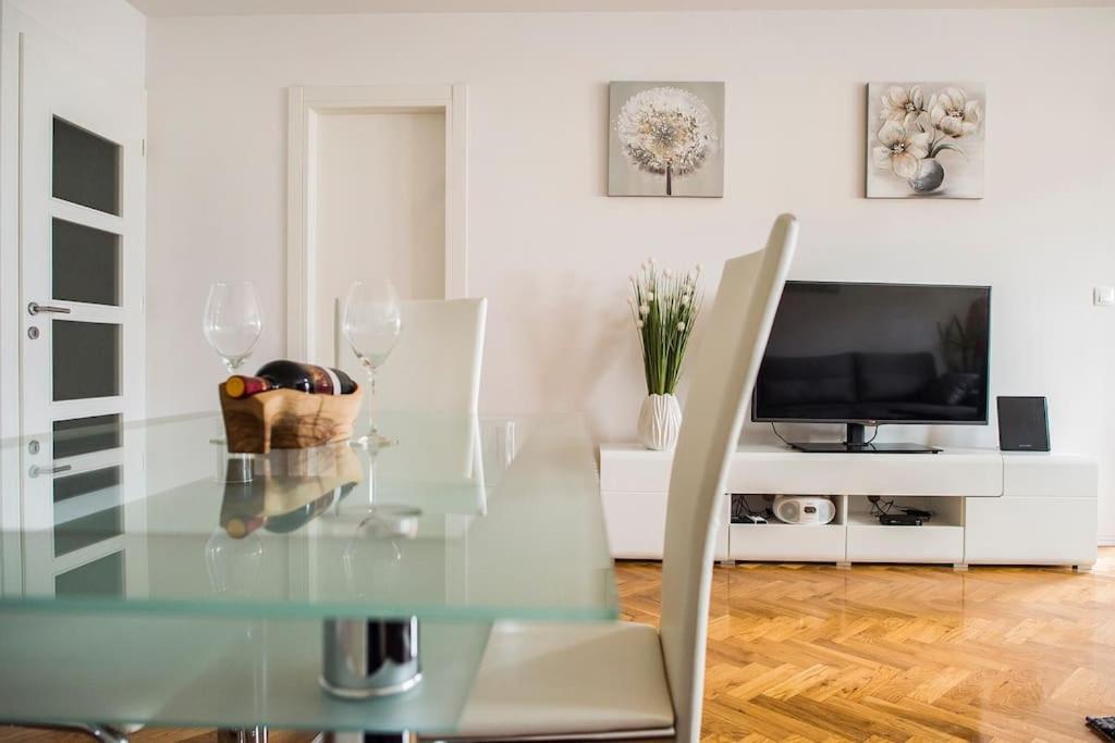 Apartment Jully بودْسْتغانا المظهر الخارجي الصورة
