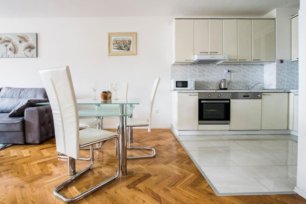 Apartment Jully بودْسْتغانا المظهر الخارجي الصورة