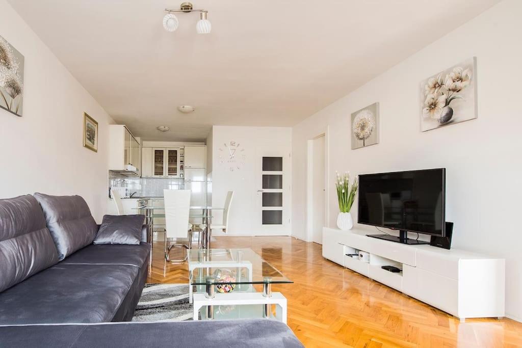 Apartment Jully بودْسْتغانا المظهر الخارجي الصورة