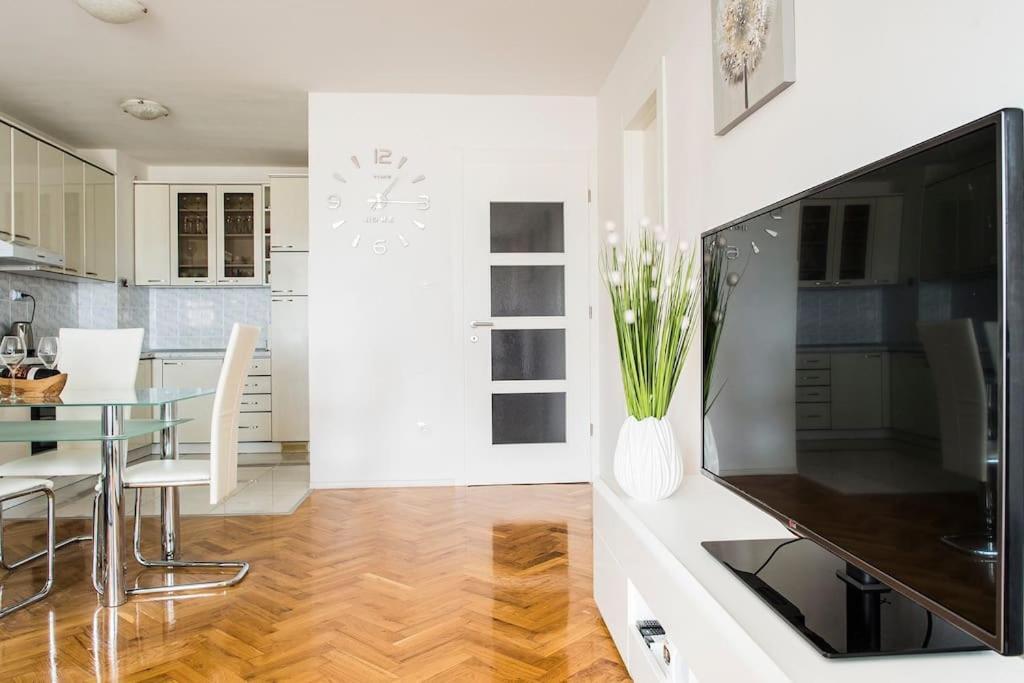 Apartment Jully بودْسْتغانا المظهر الخارجي الصورة