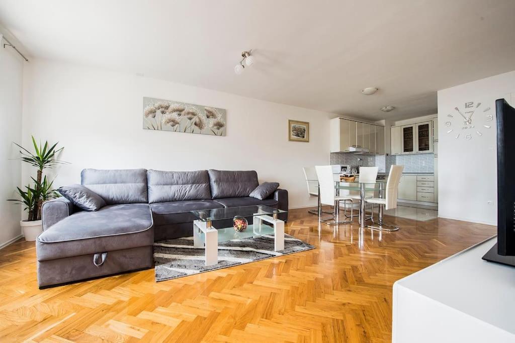 Apartment Jully بودْسْتغانا المظهر الخارجي الصورة